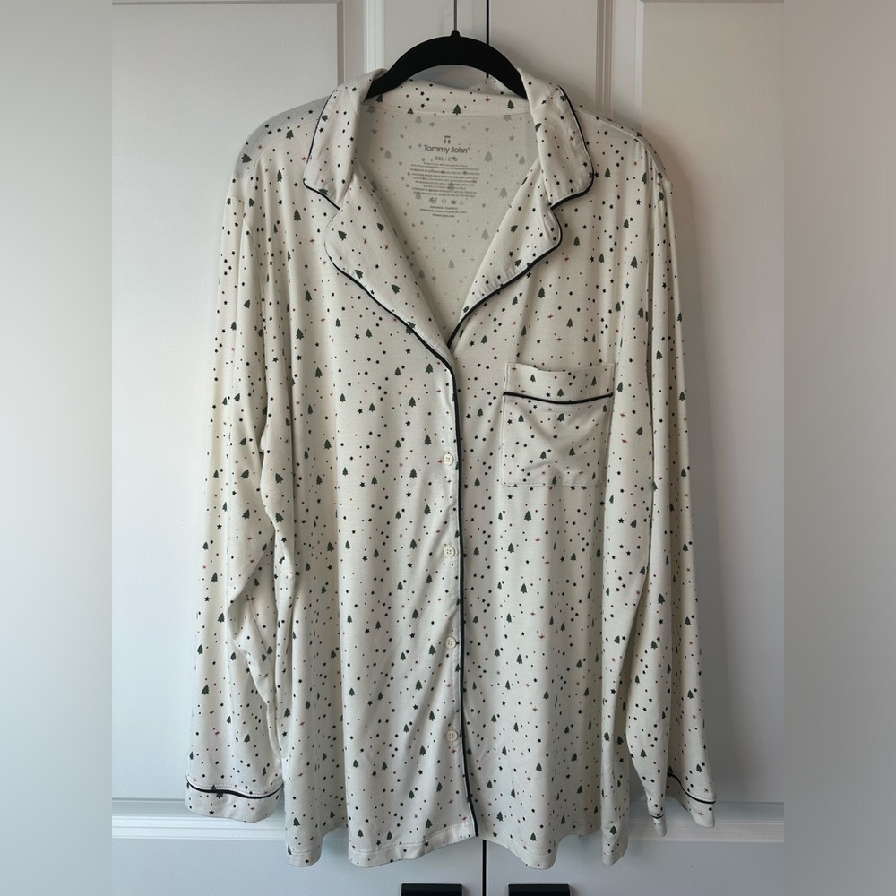 Tommy John Downtime Long Sleeve Pajama Top in Coconut Milk Pine (Size 2XL)
